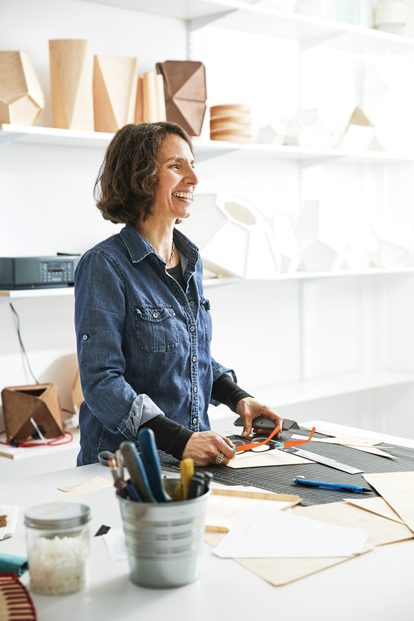 Julie Morringello, Modernmaine